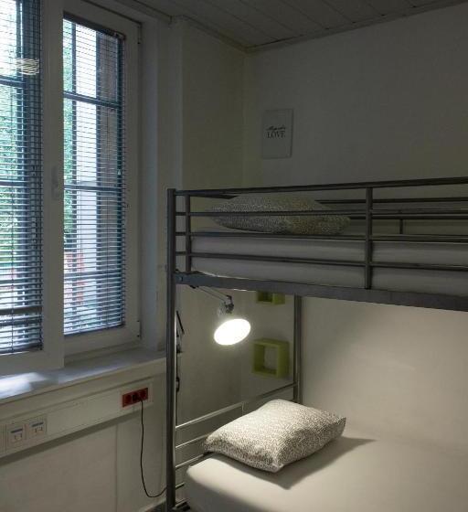 اتاق استاندارد, Hostel 24