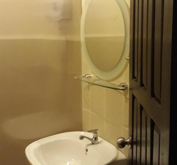 חדר סופריור, Laos Haven