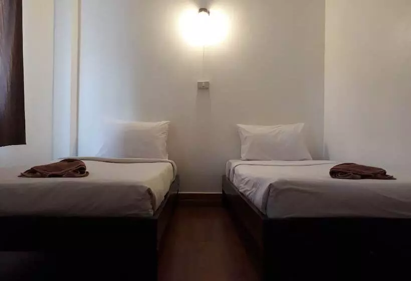 スタンダードルーム, Laos Haven