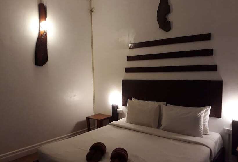 חדר סופריור, Laos Haven