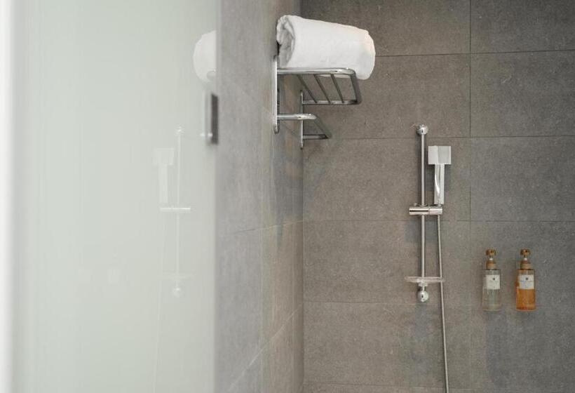 اتاق خانوادگی, Fu Hsiang