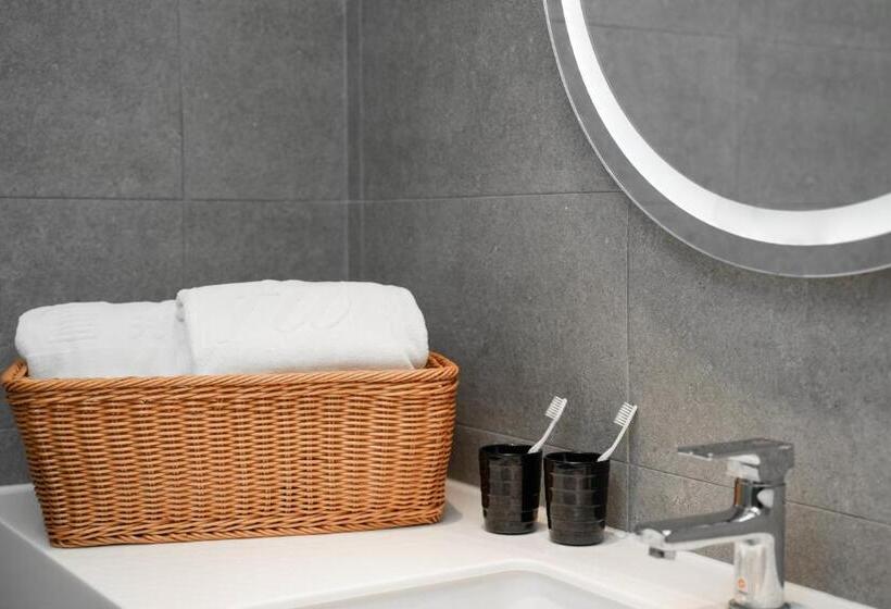 اتاق خانوادگی, Fu Hsiang