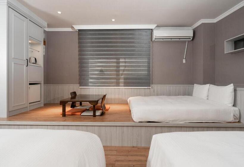 اتاق خانوادگی, Fu Hsiang