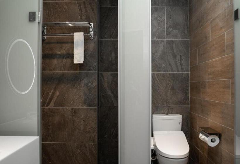 اتاق لوکس خانوادگی, Fu Hsiang