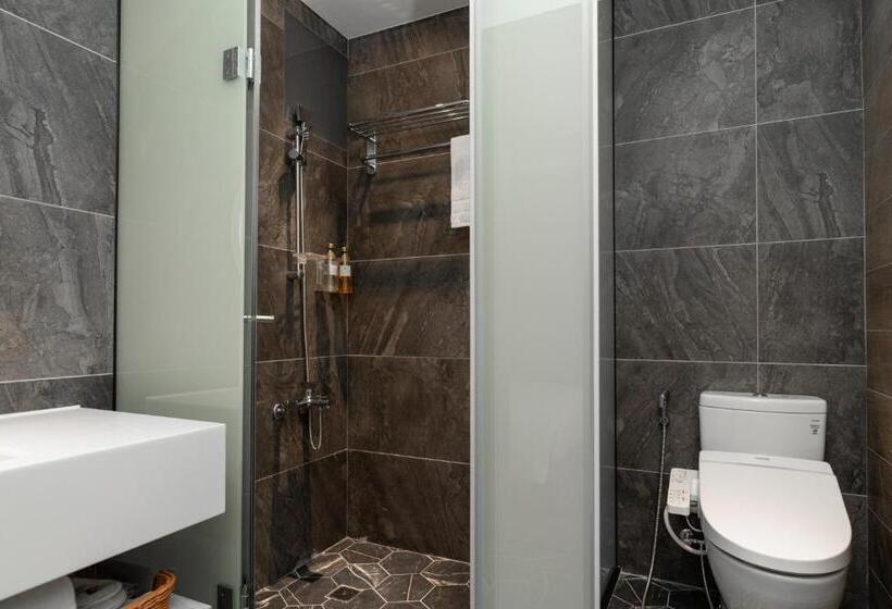 اتاق لوکس خانوادگی, Fu Hsiang