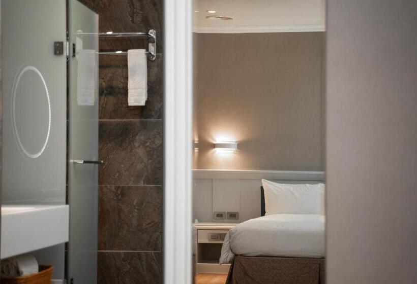 اتاق لوکس خانوادگی, Fu Hsiang