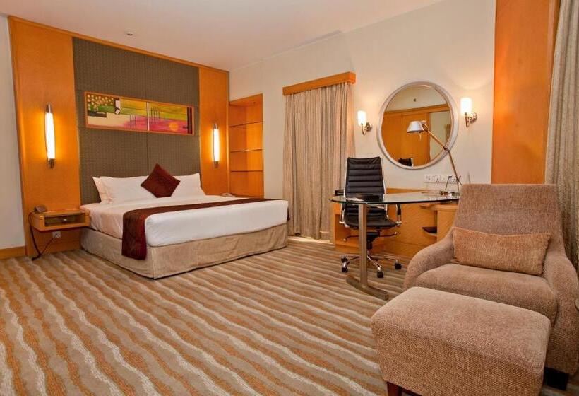 استودیوی استاندارد, Lakeshore Hotel & Apartments