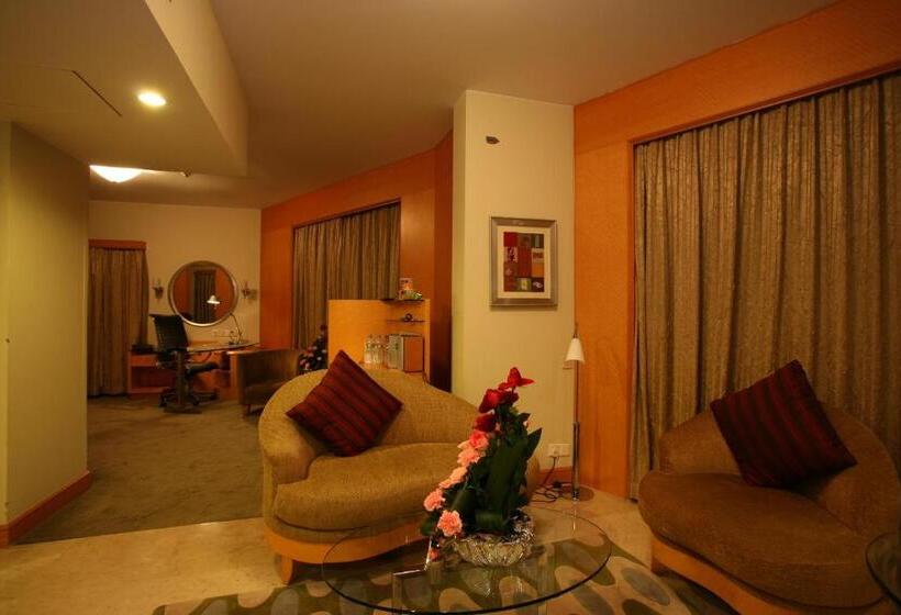 سوییت سوپریور, Lakeshore Hotel & Apartments