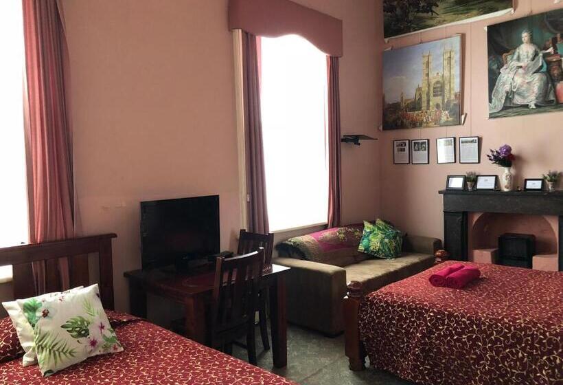 Стандартный внешний трехместный номер с ванной комнатой, Albany Foreshore Guest House