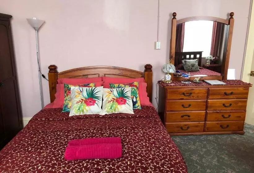 اتاق سهنفرۀ استاندارد با سرویس بهداشتی بیرون از اتاق, Albany Foreshore Guest House