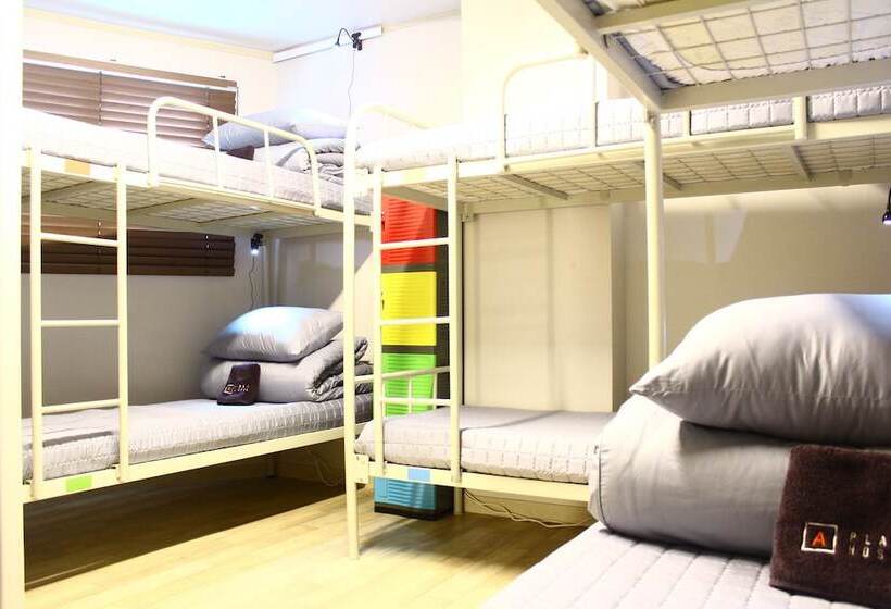 Quarto Familiar, Plan A Hostel