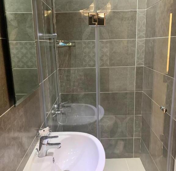 اتاق اکونومی یک تخته, Sakan 275