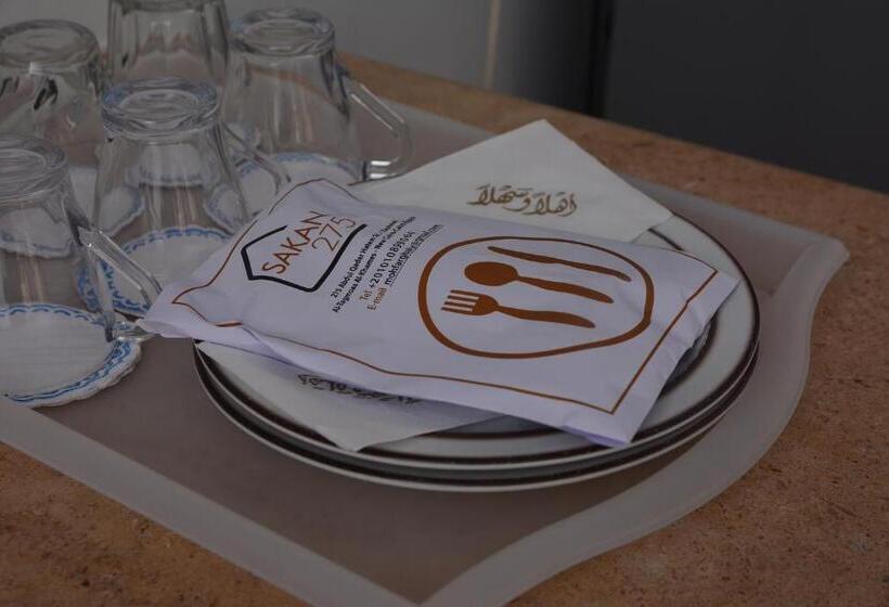 اتاق راحتی سه تخته, Sakan 275