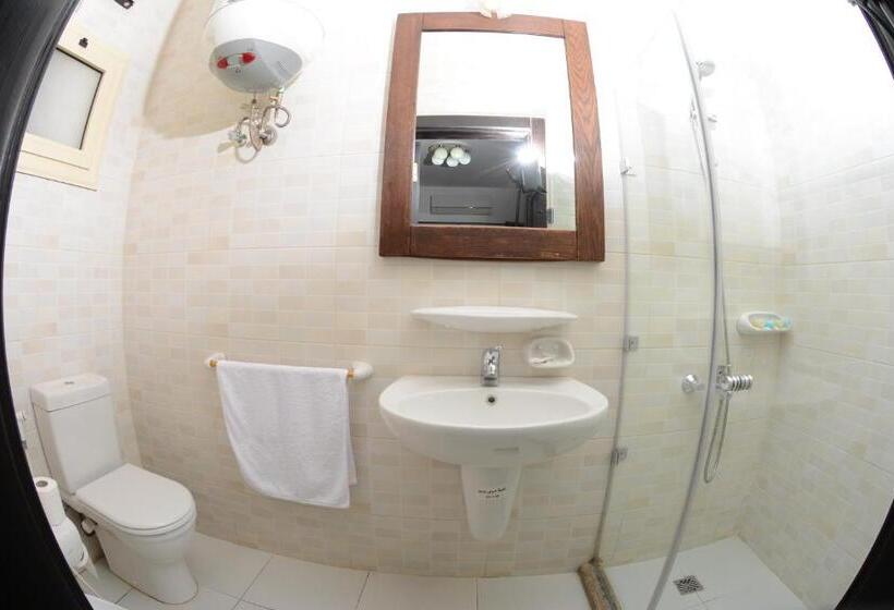 اتاق لوکس با بالکن, Sakan 275