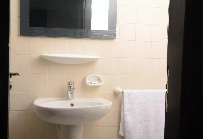 اتاق اکونومی, Sakan 275