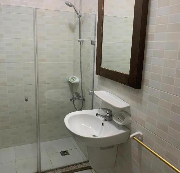 اتاق اکونومی, Sakan 275