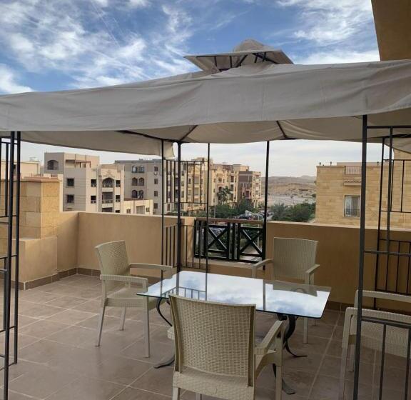 اتاق استاندارد یک تخته با بالکن, Sakan 275