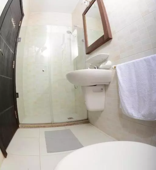 اتاق لوکس, Sakan 275