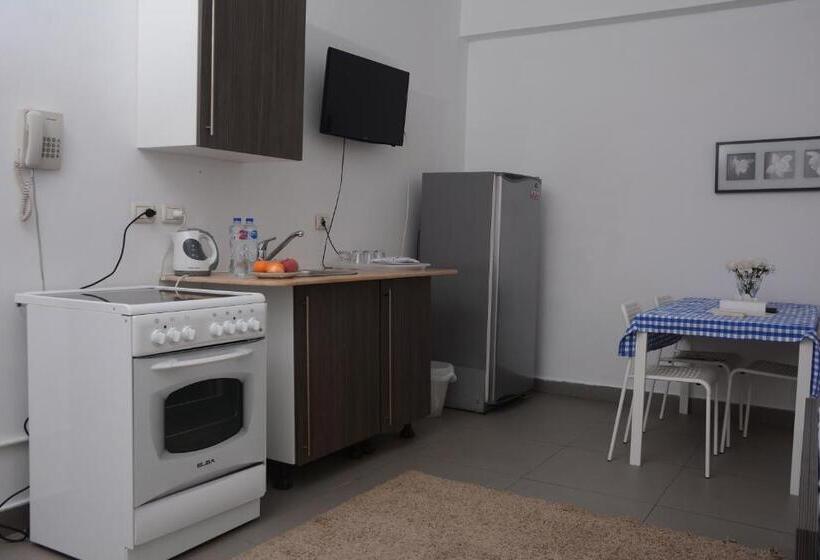 اتاق راحتی سه تخته, Sakan 275