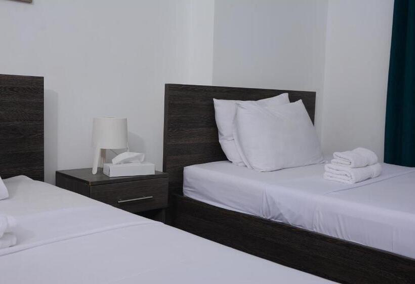 اتاق لوکس با بالکن, Sakan 275