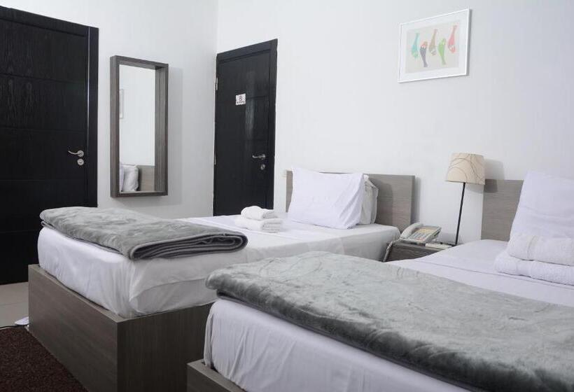 اتاق لوکس با بالکن, Sakan 275