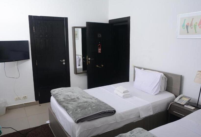 اتاق لوکس با بالکن, Sakan 275