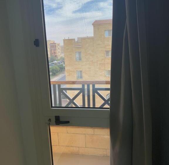 اتاق استاندارد یک تخته با بالکن, Sakan 275