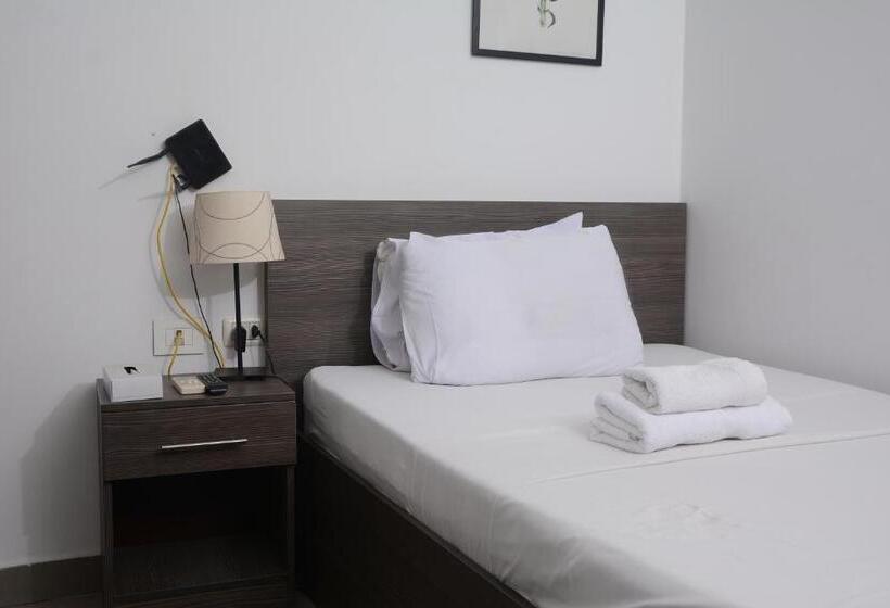 اتاق استاندارد یک تخته با بالکن, Sakan 275