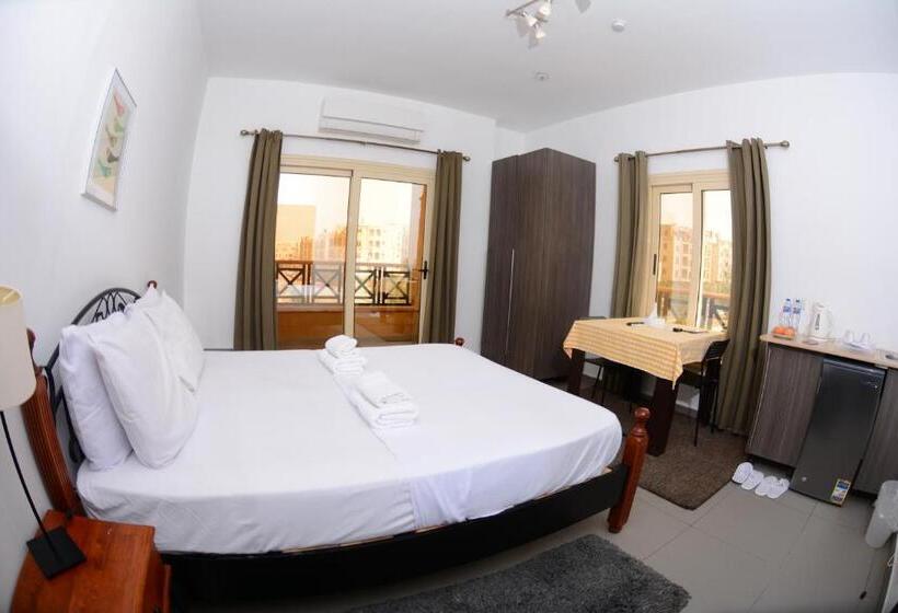 اتاق استاندارد با بالکن, Sakan 275