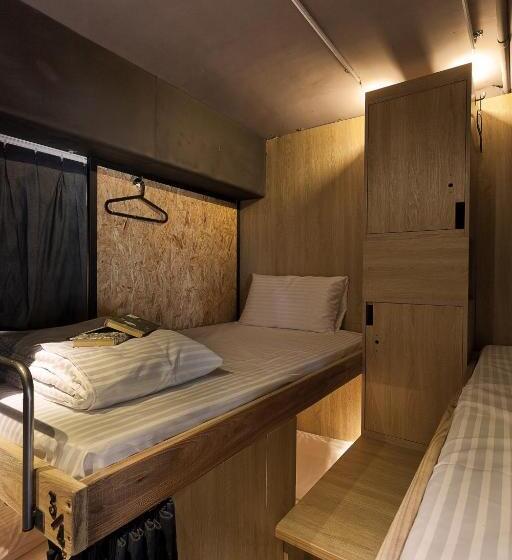 تختخواب در اتاق مشترک, Ximen Wow Hostel