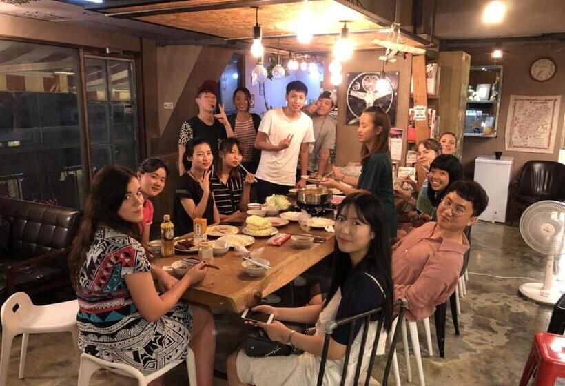 تختخواب در اتاق مشترک, Ximen Wow Hostel