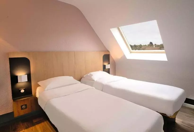 اتاق استاندارد چهار تخته, B&b Hotel Dreux Centre
