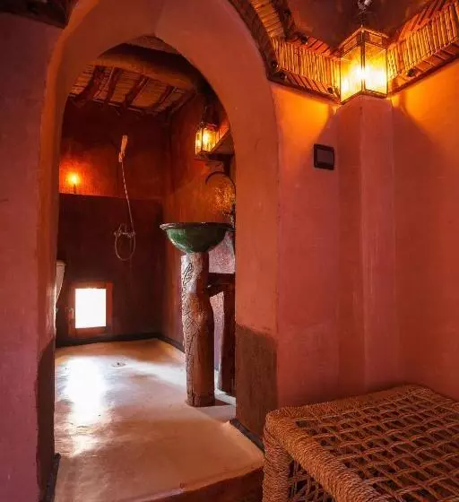 اتاق استاندارد یک نفره, Kasbah Tebi