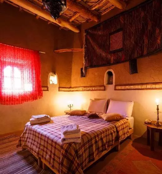 اتاق لوکس چهار تخته, Kasbah Tebi