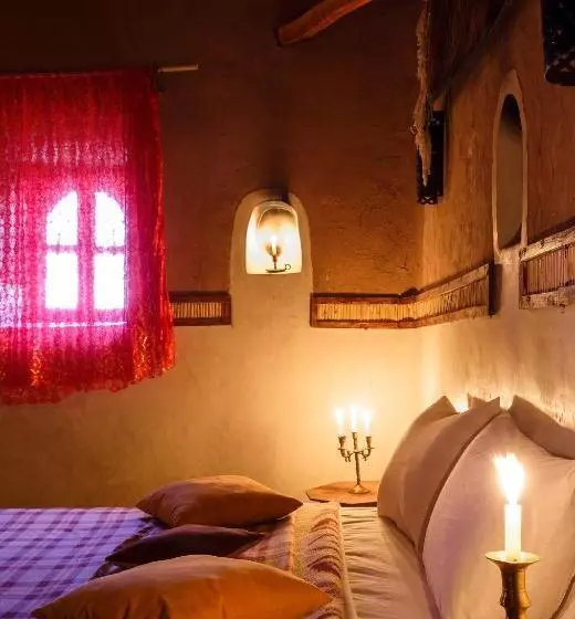اتاق لوکس چهار تخته, Kasbah Tebi