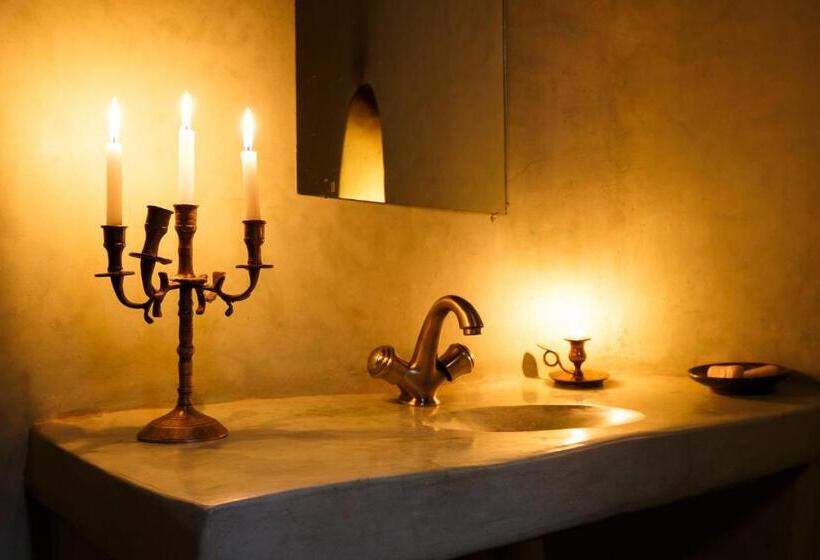 غرفة ديلوكس رباعية, Kasbah Tebi