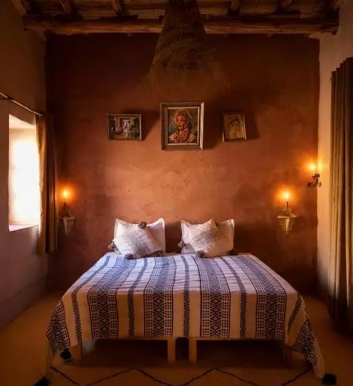 سوییت خانوادگی, Kasbah Tebi