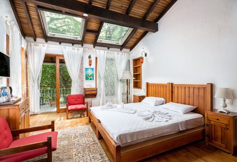 Номер Deluxe, Ephesus Lodge