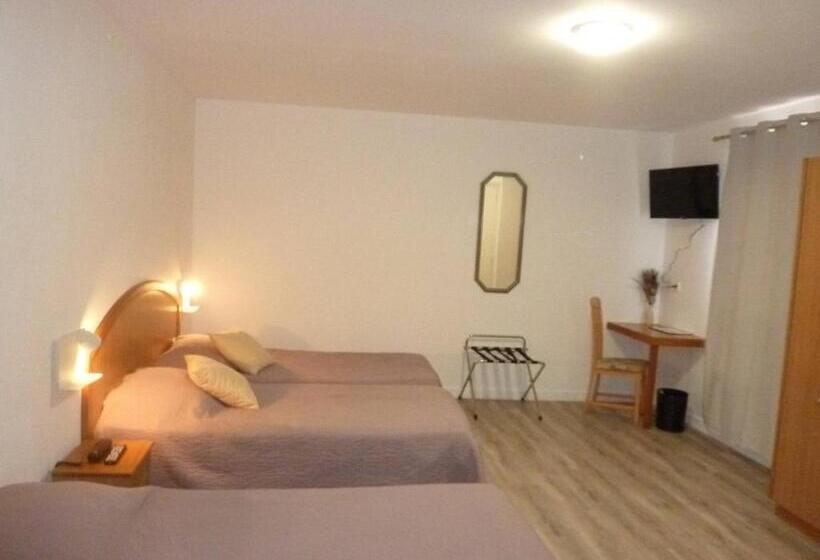 Четырехместный Номер Стандарт, A La Renommee