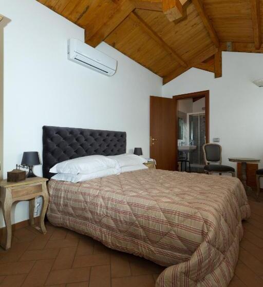 标准间, Il Casale Del Giglio