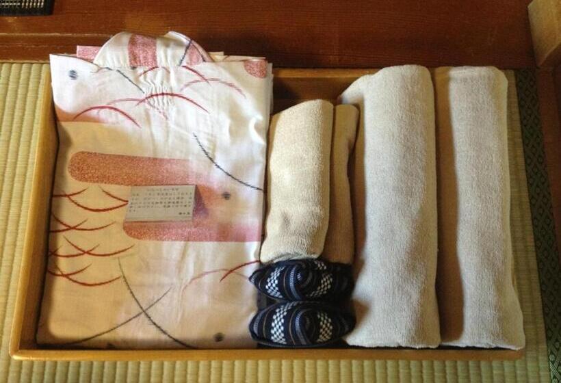 バス共有のスタンダードルーム, Lalaca