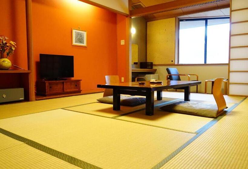 バス共有のスタンダードルーム, Lalaca