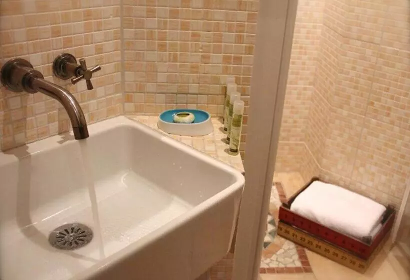 اتاق کلاسیک, Mas Des Romarins, The Originals Relais