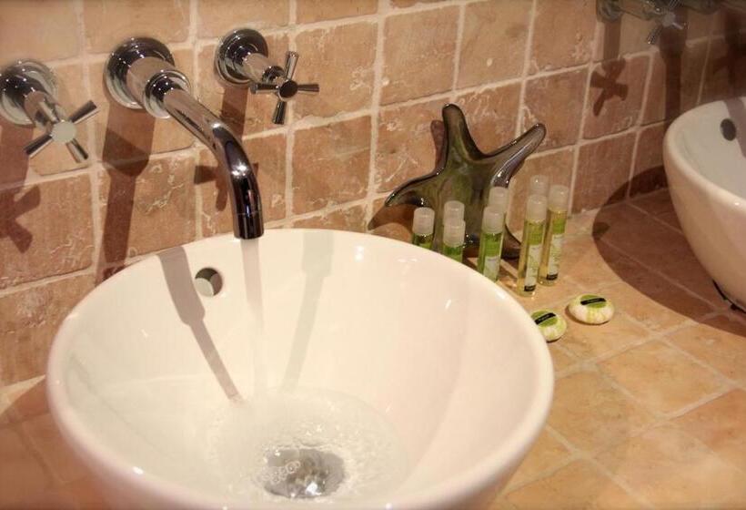 Номер Престиж, Mas Des Romarins, The Originals Relais