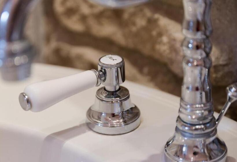 Трехместный Номер Комфорт, Mas Des Romarins, The Originals Relais