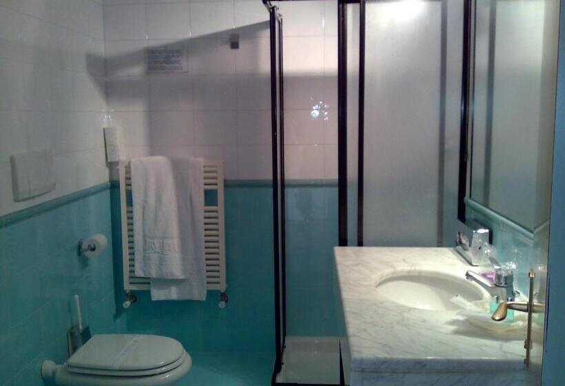 חדר סטנדרט לשלושה, Terme Orvieto