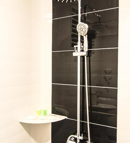 اتاق لوکس با تخت بزرگ, Uptown Hotel Seremban