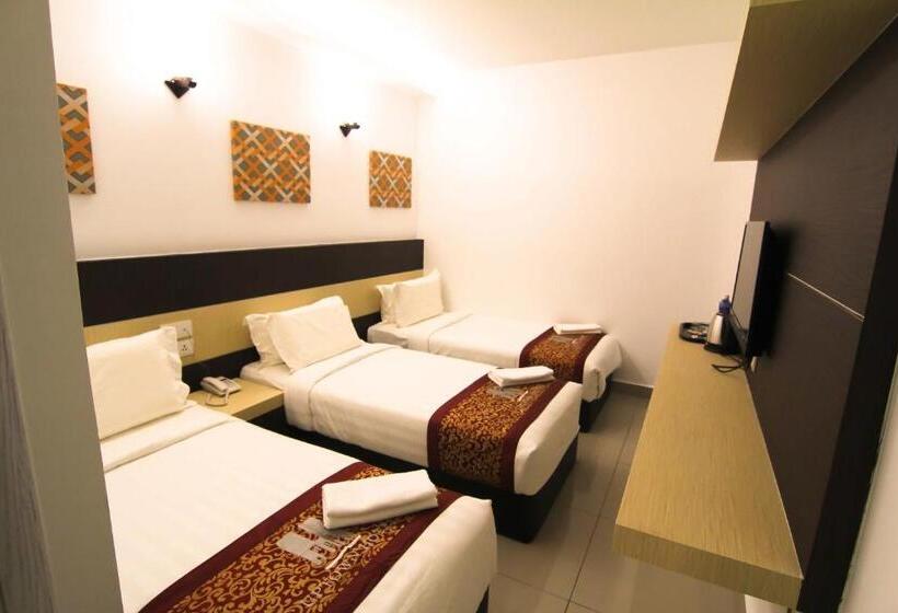 اتاق استاندارد سه نفره, Uptown Hotel Seremban