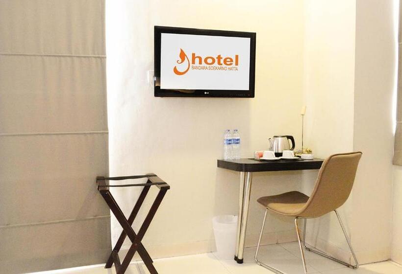 Executive Room, J Hotel   Bandara Soekarno Hatta