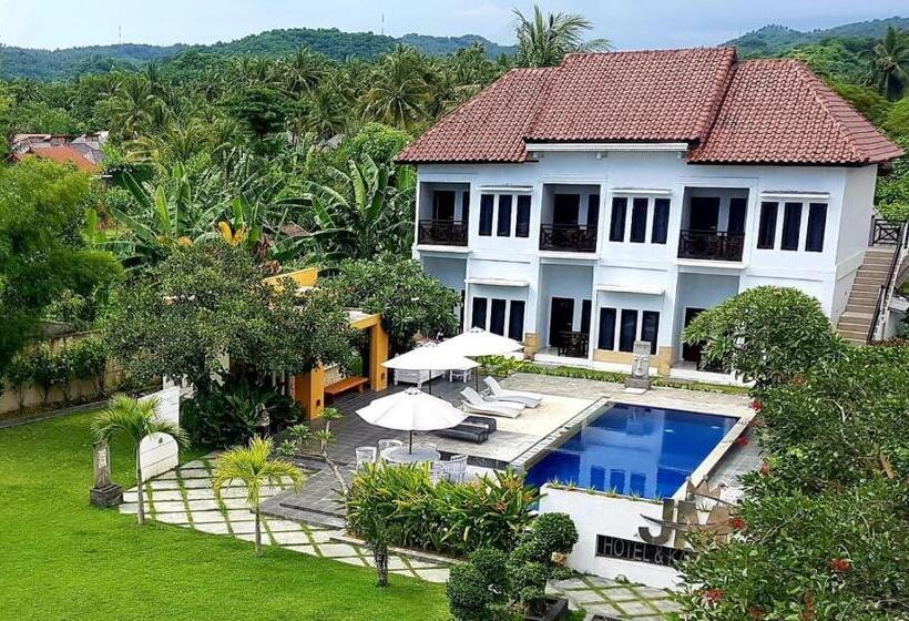 غرفة سوبيريور مطلة على حمام السباحة, Jm Hotel Kuta Lombok